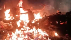 Kerusuhan di Pejompongan: Dua Motor Dihancurkan Massa