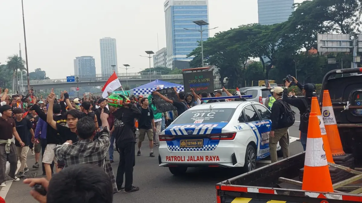 Protes Aksi Masuk Tol: Kesehatan dan Logistik Terancam Protes Aksi Masuk Tol: Kesehatan dan Logistik Terancam