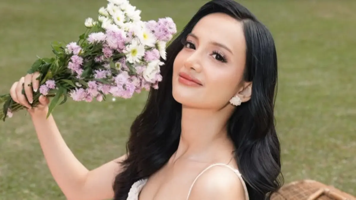 Nisa Farella Luncurkan Single "Tetep Kowe" yang Mengusung Pesan Kesetiaan Nisa Farella Luncurkan Single “Tetep Kowe” yang Mengusung Pesan Kesetiaan