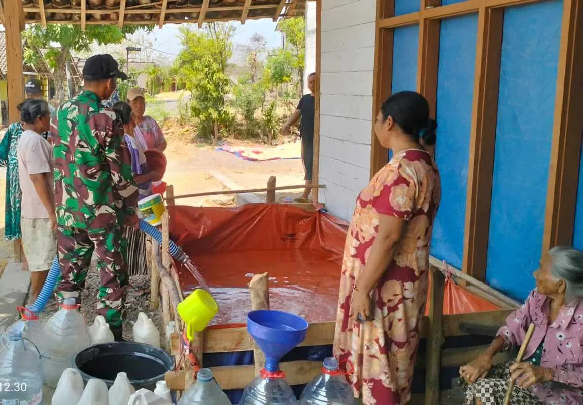 Ringankan Beban Warga Terdampak Kemarau, Kodim Bojonegoro Kembali Pasok 64.000 Liter Air Bersih ke 4 Kecamatan