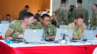 Staff TNI Dan Militer Negara Mitra Simulasikan Operasi Gabungan Dalam Super Garuda Shield 2026 Staff TNI Dan Militer Negara Mitra Simulasikan Operasi Gabungan Dalam Super Garuda Shield 2026