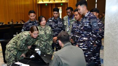 Pre-Sail Conference Sinkronkan Unsur Laut TNI dan US Navy Laksanakan Misi Navfor SGS 2026 Pre-Sail Conference Sinkronkan Unsur Laut TNI dan US Navy Laksanakan Misi Navfor SGS 2026