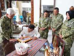 Kapuskes TNI Anjangsana ke Sesepuh TNI, Perkuat Nilai Sapta Marga dan Sumpah Prajurit