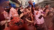 Kemeriahan Festival La Tomatina di Spanyol