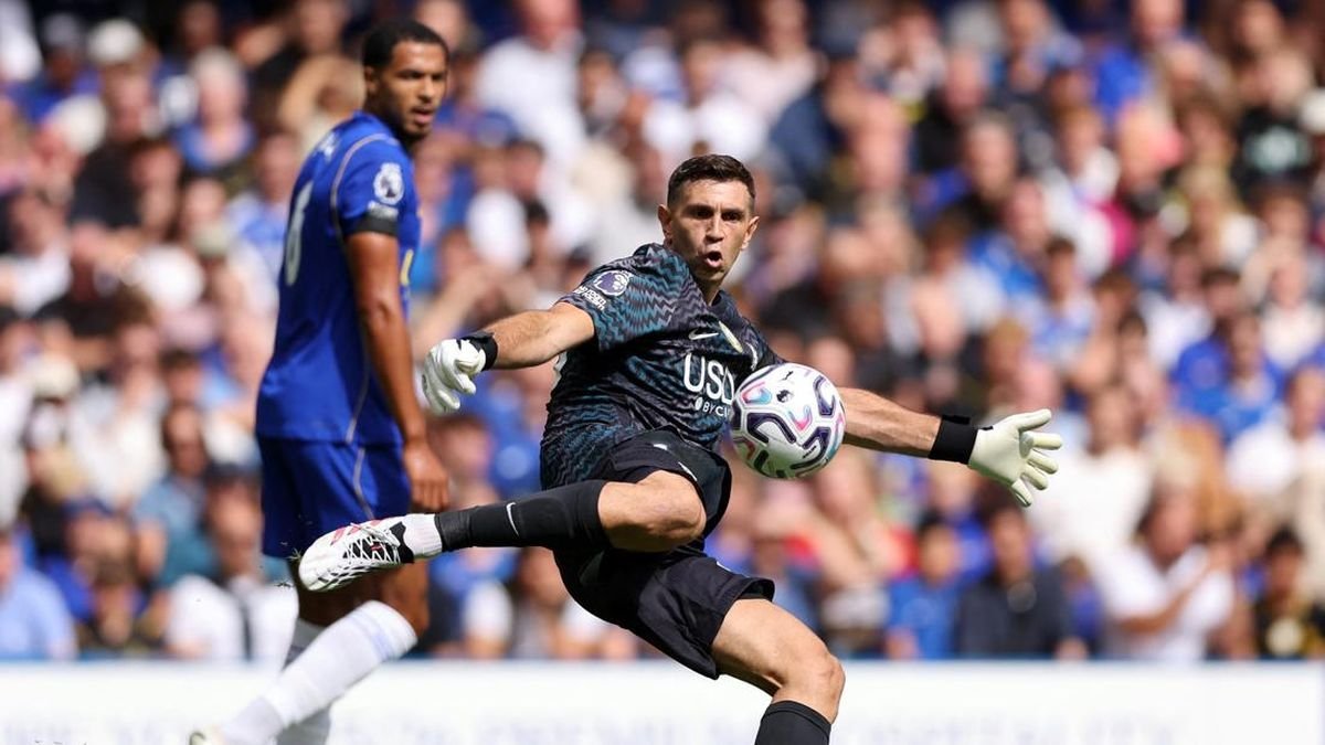 Kiper Emiliano Martinez Bawa Kemenangan Chelsea dalam Debutnya Kiper Emiliano Martinez Bawa Kemenangan Chelsea dalam Debutnya