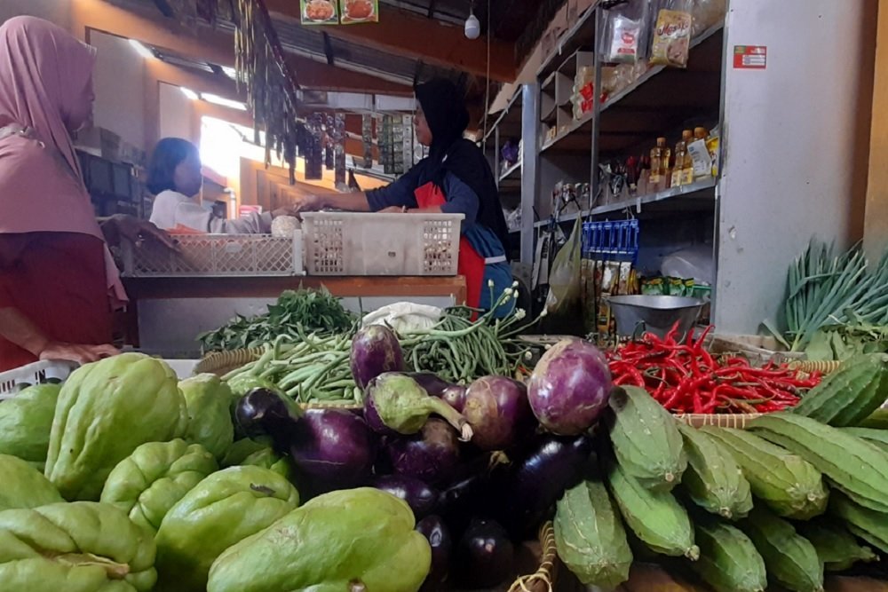 Krisis Pembeli di Pasar Tradisional Bantul: Aksi ASN untuk Membantu Ekonomi Krisis Pembeli di Pasar Tradisional Bantul: Aksi ASN untuk Membantu Ekonomi