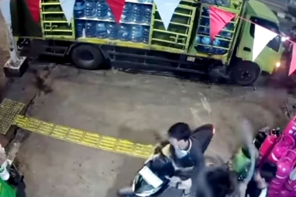 Penyelidikan Polisi Terhadap Aksi Begal Terekam CCTV di Tebet