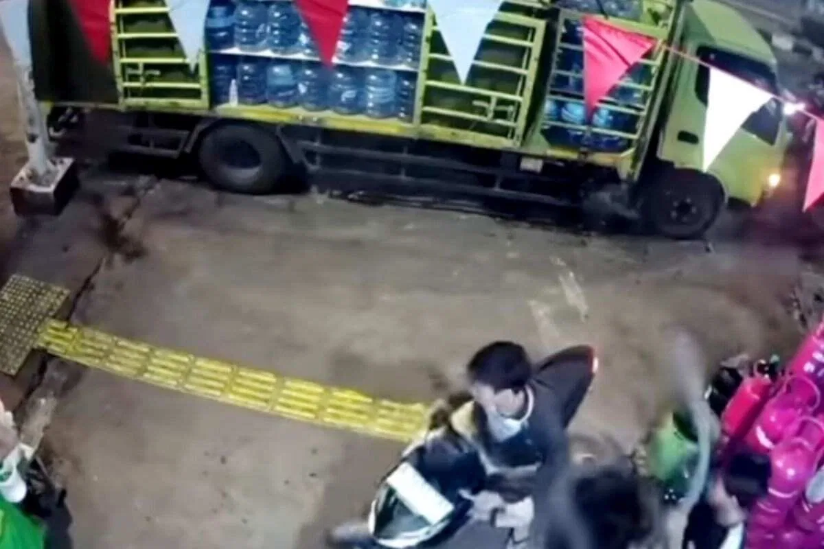 Penyelidikan Polisi Terhadap Aksi Begal Terekam CCTV di Tebet