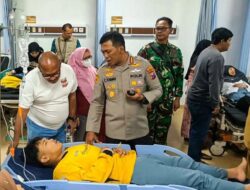 Penanganan Medis Santri Keracunan di Sidoarjo