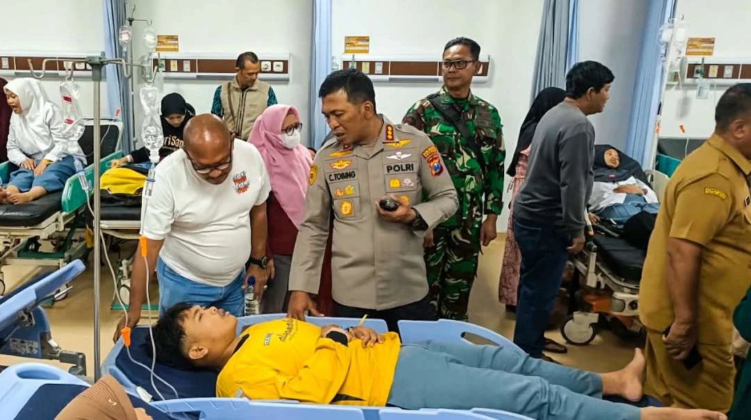 Penanganan Medis Santri Keracunan di Sidoarjo Penanganan Medis Santri Keracunan di Sidoarjo