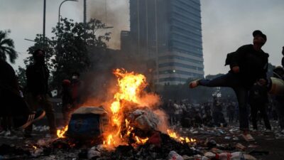 Implikasi Hukum Terhadap Pembubaran Demonstrasi di Jakarta Implikasi Hukum Terhadap Pembubaran Demonstrasi di Jakarta
