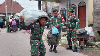TNI Kirim Prajurit Bantu Penanganan Erupsi Gunung Sinabung TNI Kirim Prajurit Bantu Penanganan Erupsi Gunung Sinabung