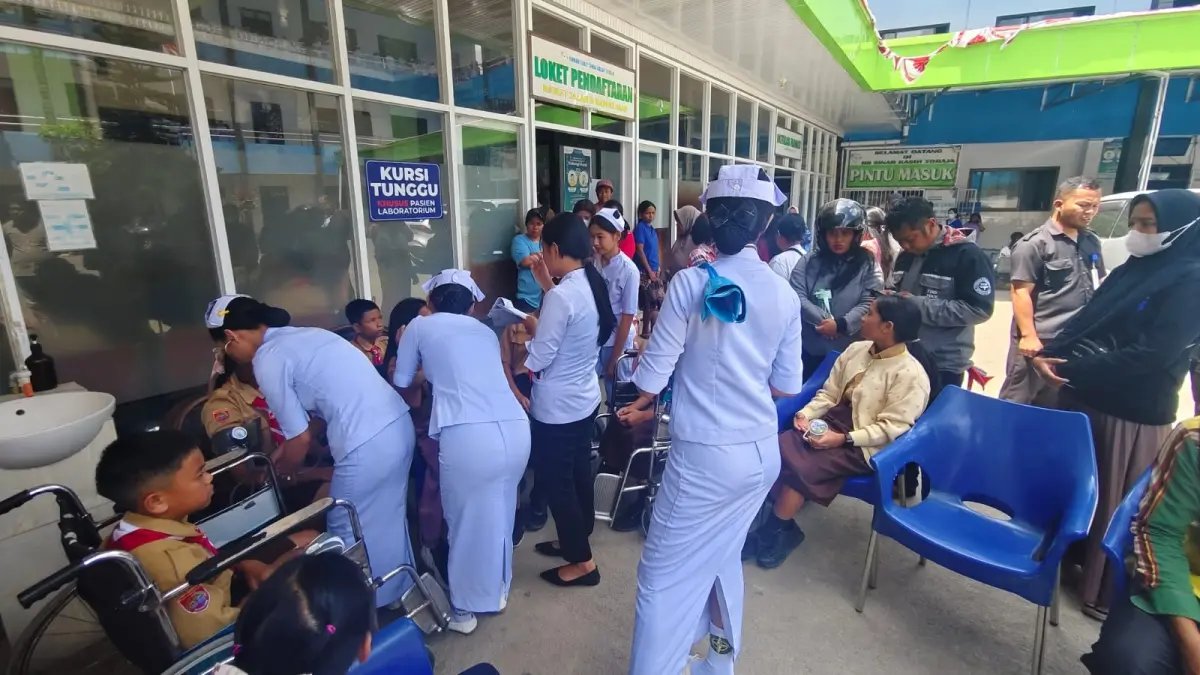 Keracunan Massal Siswa SMP di Toraja Keracunan Massal Siswa SMP di Toraja