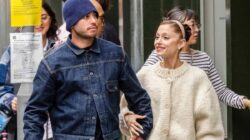 Ariana Grande Mengubah Lirik 'Thank U, Next' untuk Ricky Alvarez Ariana Grande Mengubah Lirik ‘Thank U, Next’ untuk Ricky Alvarez