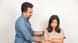 Mengapa Mengatakan 'Maaf' Itu Sulit Menurut Psikologi Mengapa Mengatakan ‘Maaf’ Itu Sulit Menurut Psikologi