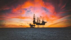 Dinamika Harga Minyak Global di Tengah Ketegangan Selat Hormuz Dinamika Harga Minyak Global di Tengah Ketegangan Selat Hormuz