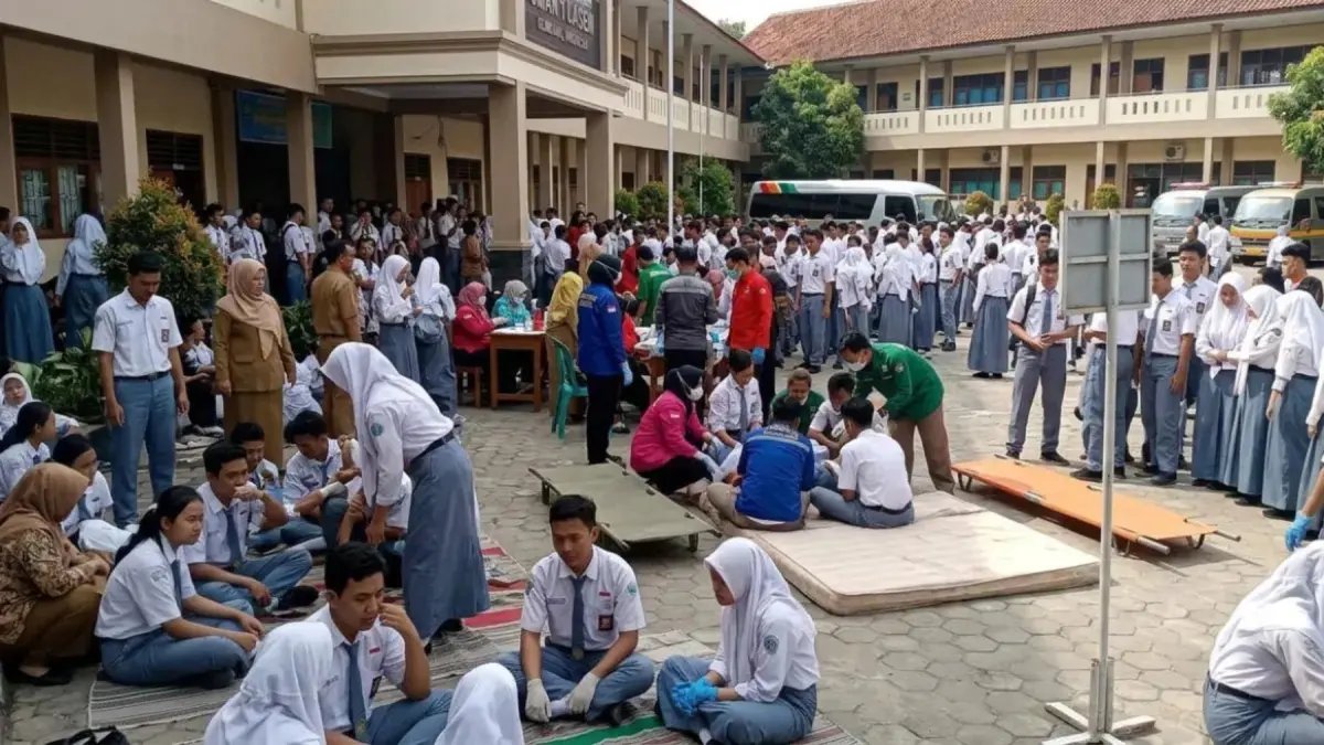 Penanganan Kasus Keracunan Siswa di Rembang