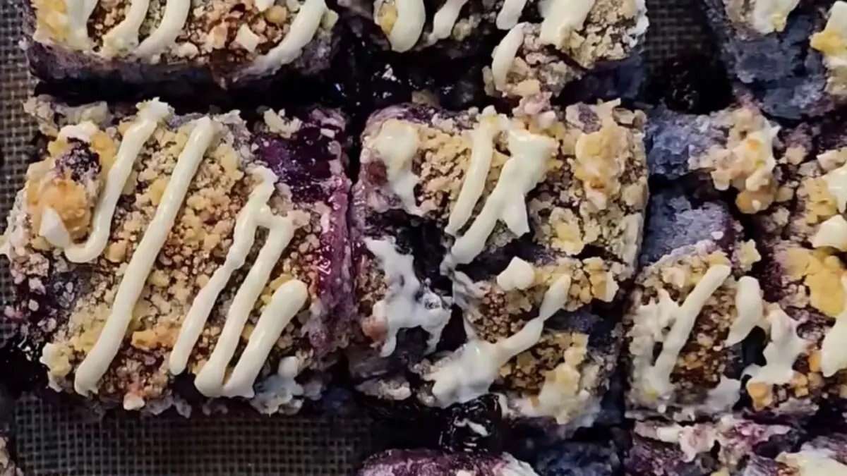 Membuat Blueberry Cheese Focaccia Tanpa Mixer yang Lembut dan Manis