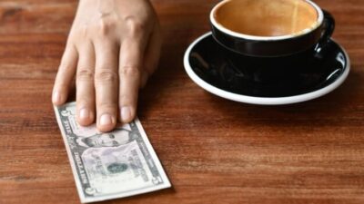 Karakter Positif di Balik Kebiasaan Memberi Tip