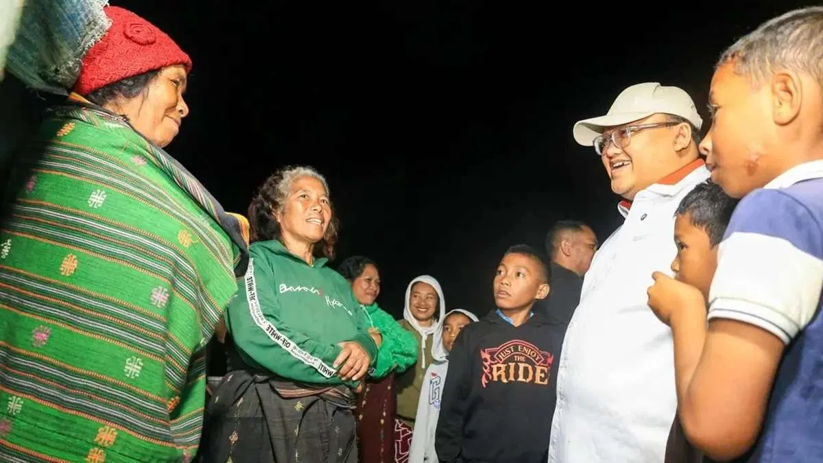 Kunjungan Sekjen PKS kepada Korban Gempa NTT