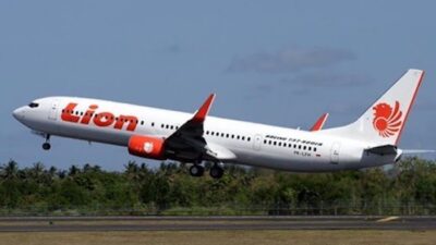 Pembatalan Penerbangan Lion Group Akibat Erupsi Anak Krakatau