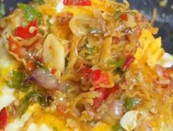 Menyajikan Resep Telur Pedas Teri untuk Menu Tanggal Tua