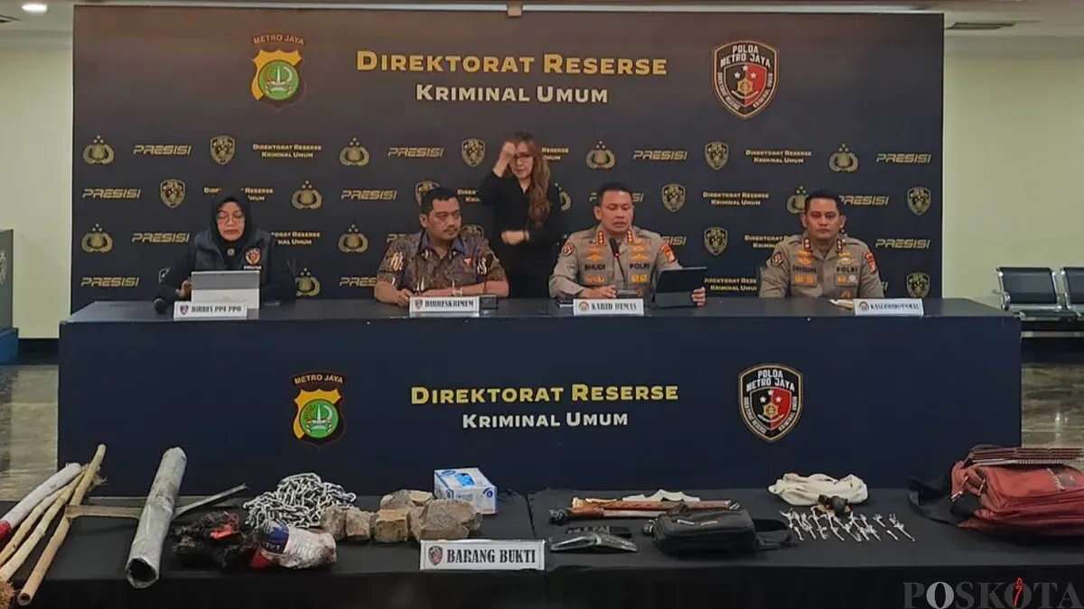 Ketegangan di Jakarta: Viral Video Anggota TNI Diamankan Polisi