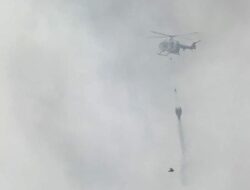 Kebakaran di TPA Galuga Bogor: Upaya Pemadaman Melibatkan Helikopter