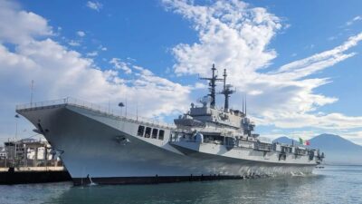 Kapal Induk TNI AL Siap Atasi Karhutla