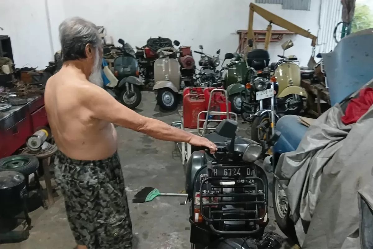 Merayakan Kenangan Melalui Koleksi Vespa: Kisah Joseph Joko Moeljono