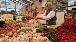 Lonjakan Harga Bahan Pokok Mengguncang Pedagang dan Ibu Rumah Tangga