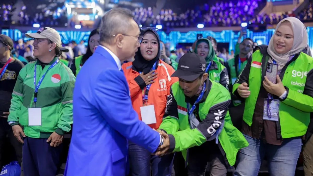 Penghargaan Tamu Kehormatan dalam HUT PAN ke-28