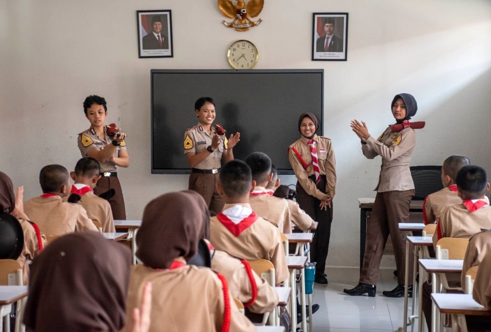 Inisiatif Pendidikan untuk Anak-Anak dari Keluarga Miskin di Indonesia