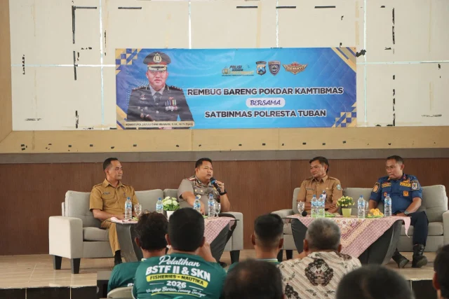Rembug Bareng Pokdarkamtibmas di Bancar, Kapolresta Tuban Ajak Nelayan Bersinergi Jaga Kamtibmas