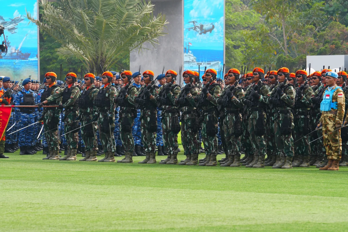 Penuh Khidmat, Panglima TNI Dampingi Presiden Prabowo Pimpin Upacara HUT ke-81 TNI Tahun 2026