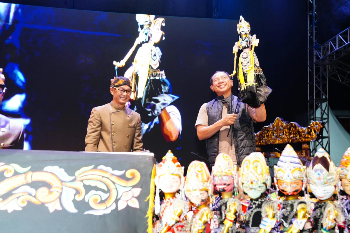 Panglima TNI Hadiri Pagelaran Wayang Golek Ki Dalang Anom Kiki Mardani di Pangandaran