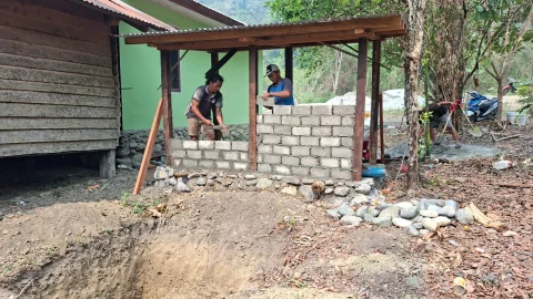 Wujudkan Sanitasi Layak bagi Masyarakat, Satgas TMMD ke-130 Kodim 1808/Mansel Percepat Pembangunan MCK