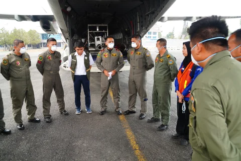 TNI Kerahkan CN-295 dan Cassa C-212 untuk Operasi Modifikasi Cuaca di Kalimantan