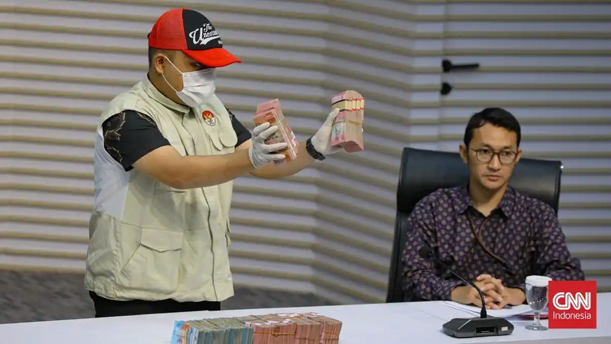 Penyidikan Kasus Gratifikasi di Madiun: KPK Geledah Dua Kantor Dinas