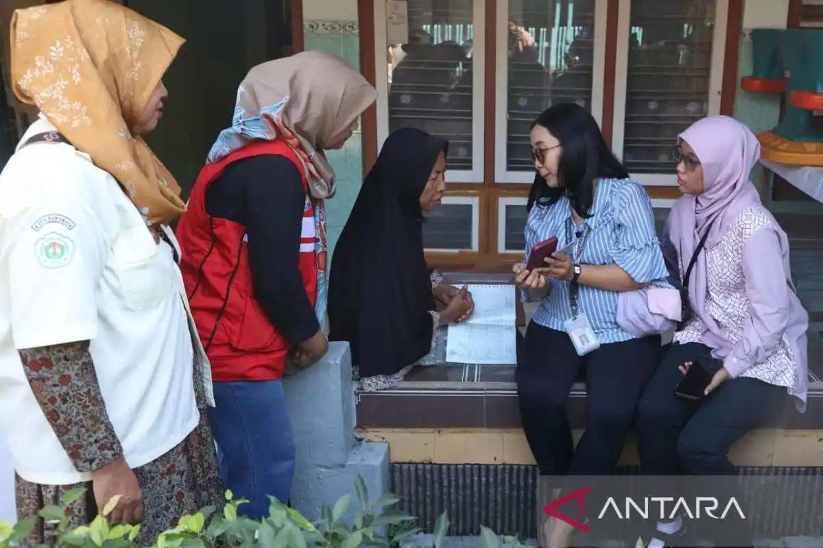 Pemutakhiran Data Jadi Kunci Penyaluran Perlinsos Digital di Surabaya