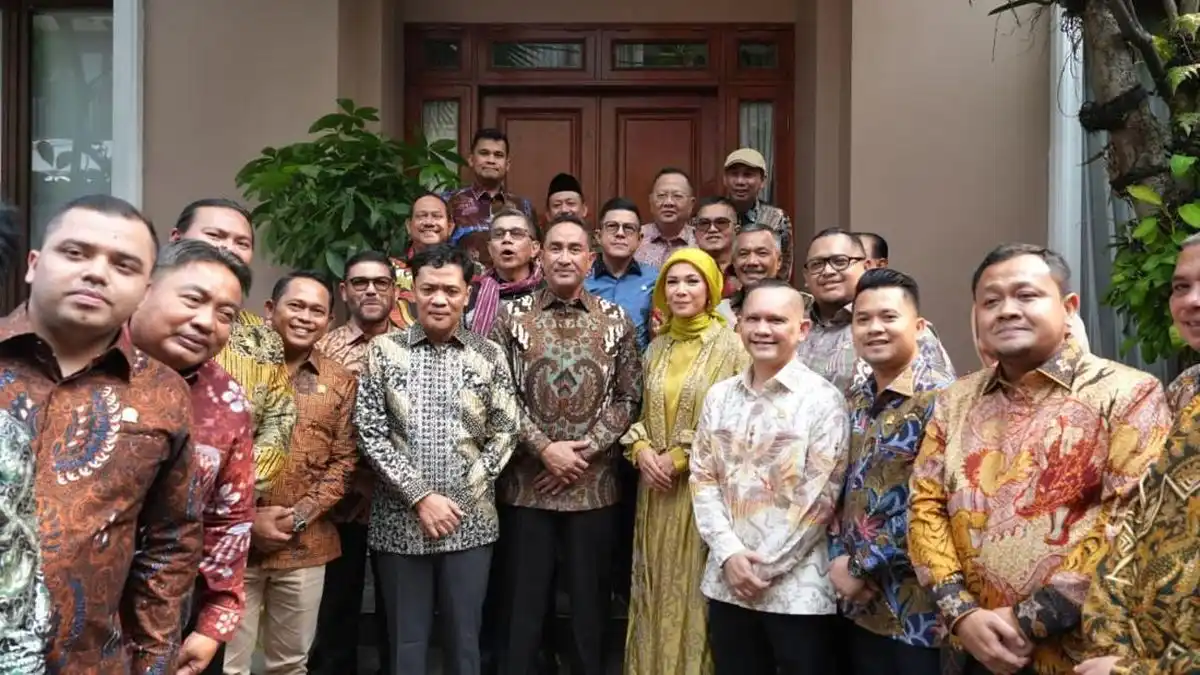 Kunjungan Komisi III DPR ke Kediaman Kapolri Suyudi Berlangsung sebagai Tradisi Pergantian Pimpinan