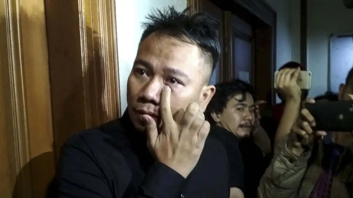 Dede Sunandar Sadar Setelah Tak Sadarkan Diri dalam Pertandingan Tinju Bersama Vicky Prasetyo