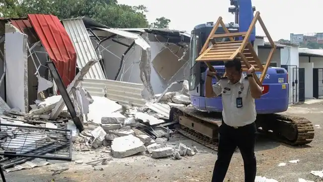 17 Pegawai Lapas Cibinong Dijatuhi Sanksi Usai Temuan Penyalahgunaan Wewenang