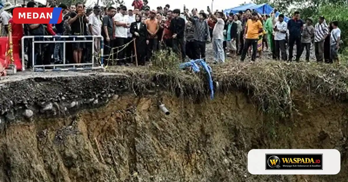 Longsor Jalan Pamah Semelir Ganggu Akses Warga dan Pasokan Air Bersih