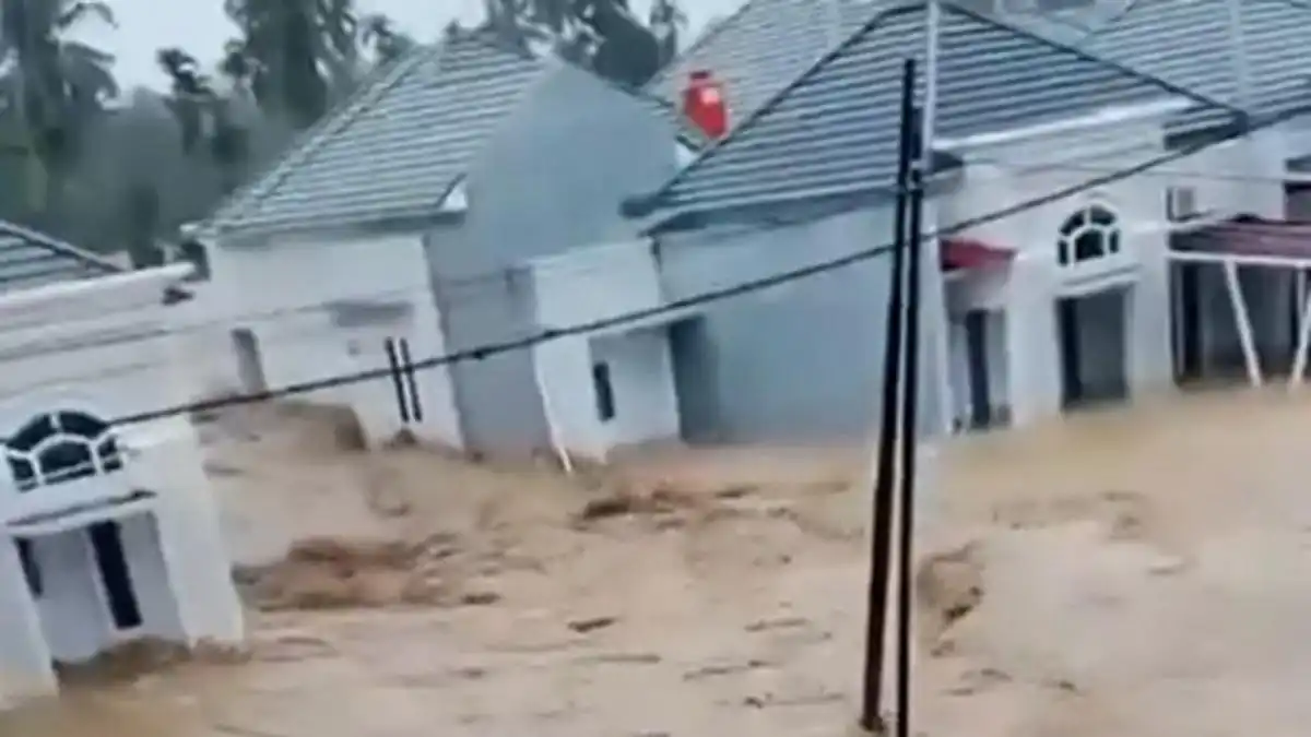 Masyarakat diimbau untuk tetap waspada terhadap potensi banjir susulan, terutama apabila hujan dengan intensitas tinggi masih berlangsung