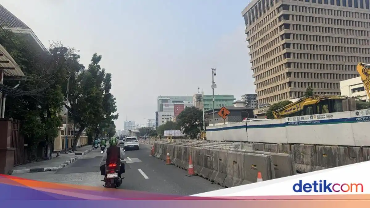 Shinta berharap aktivitas warga di Jalan Hayam Wuruk bisa meningkat setelah proyek MRT tuntas