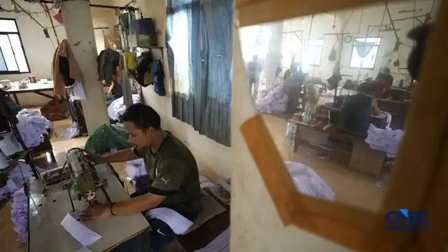 Strategi Digital Pengusaha Konveksi Indonesia Menghadapi Tekanan Produk Impor