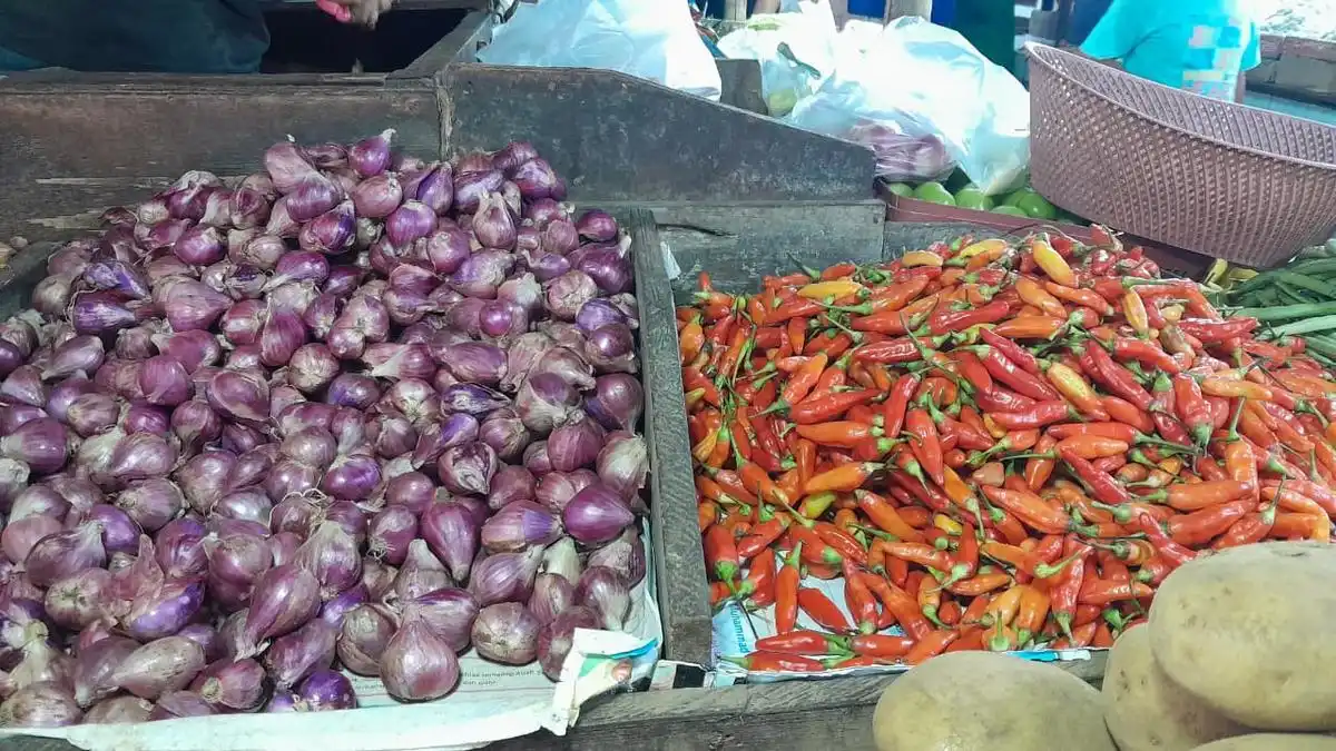 Harga Sayuran Menanjak, Pedagang Pasar Senen Hadapi Penurunan Belanja