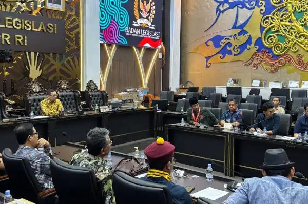 Koalisi Sipil Dorong Fraksi Golkar Membuka Hak Angket soal Polemik Ijazah Gibran