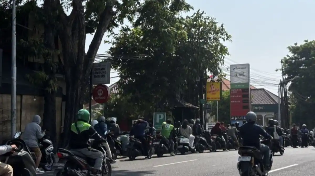 Koster Pastikan Pasokan BBM Bali Kembali Normal dalam Satu hingga Dua Hari
